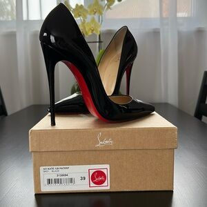 Louboutin So Kate pumps 39